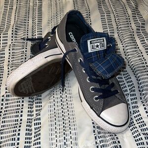 Converse Gray Sneakers Classic Low-Top Design